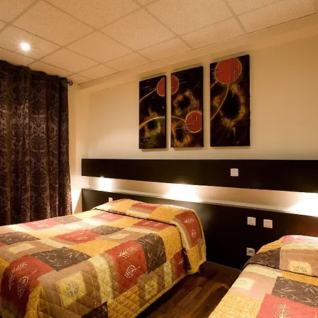 Esplanade Hotel 2*
